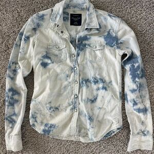 American Eagle Bleached Tie Dye Button Down Shirt Denim
